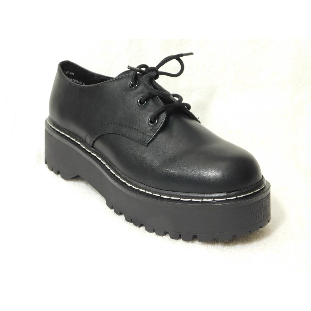 W682 Wild Pair Black Smooth Authentick Lug Oxfords Shoes - Size 7.5 M